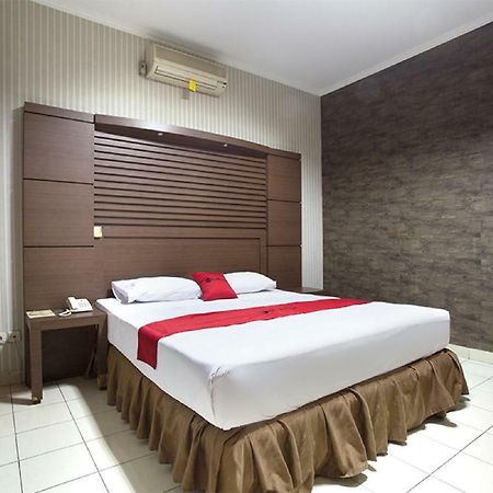 Reddoorz @ Surapati Bandung Exterior foto