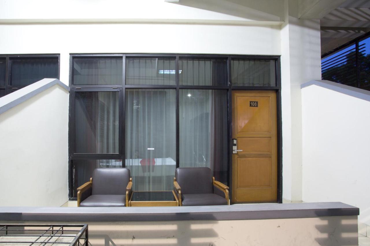 Reddoorz @ Surapati Bandung Exterior foto