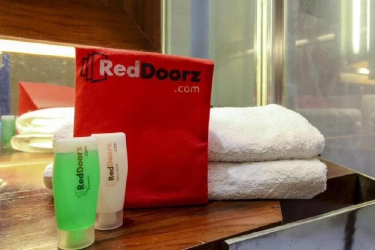 Reddoorz @ Surapati Bandung Exterior foto